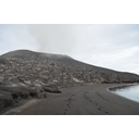 rabal_vulkan_aktiven.JPG<>Črna plaža pod vulkanom