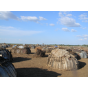 plemena s koraldami na meji s Kenijo_dovoljenje preckanje meje brez dovoljenja le za ta plemena.JPG<>Bivališča plemena na meji med Etiopijo in Kenijo